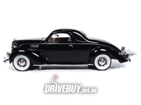 
              Auto World 1937 Lincoln Zephyr 1/18
            