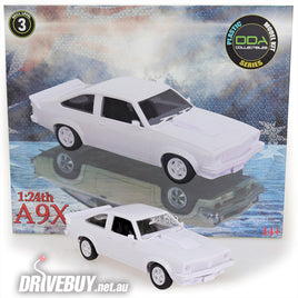 DDA Holden Torana A9X Hatchback Plastic Model Kit 1/24