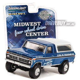 Greenlight Midwest 4WD Centre 1974 Ford F250 Pickup w/ Camper 1/64