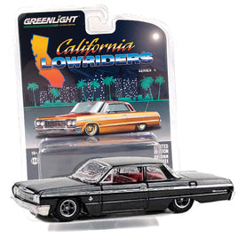 Greenlight California Lowriders 1964 Chevy Biscayne in Black 1/64