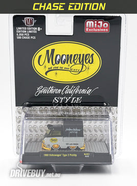 M2 Machines **CHASE** Mooneyes 1960 Volkswagen Type 2 Kombi Pickup 1/64