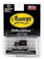 
              M2 Machines Mooneyes 1960 Volkswagen Type 2 Kombi Pickup 1/64
            