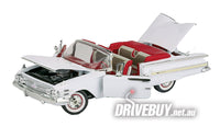 
              MotorMax 1960 Chevy Impala Convertible 1/18
            