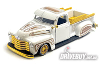 
              Maisto Design 1950 Chevy Pickup in White 1/25 (1/24)
            